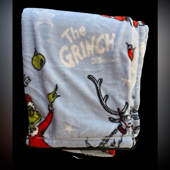 NWT & Hanger The Grinch Stole Christmas Oversized Plush Throw Dr Seuss 50” X 70” - Picture 3 of 4